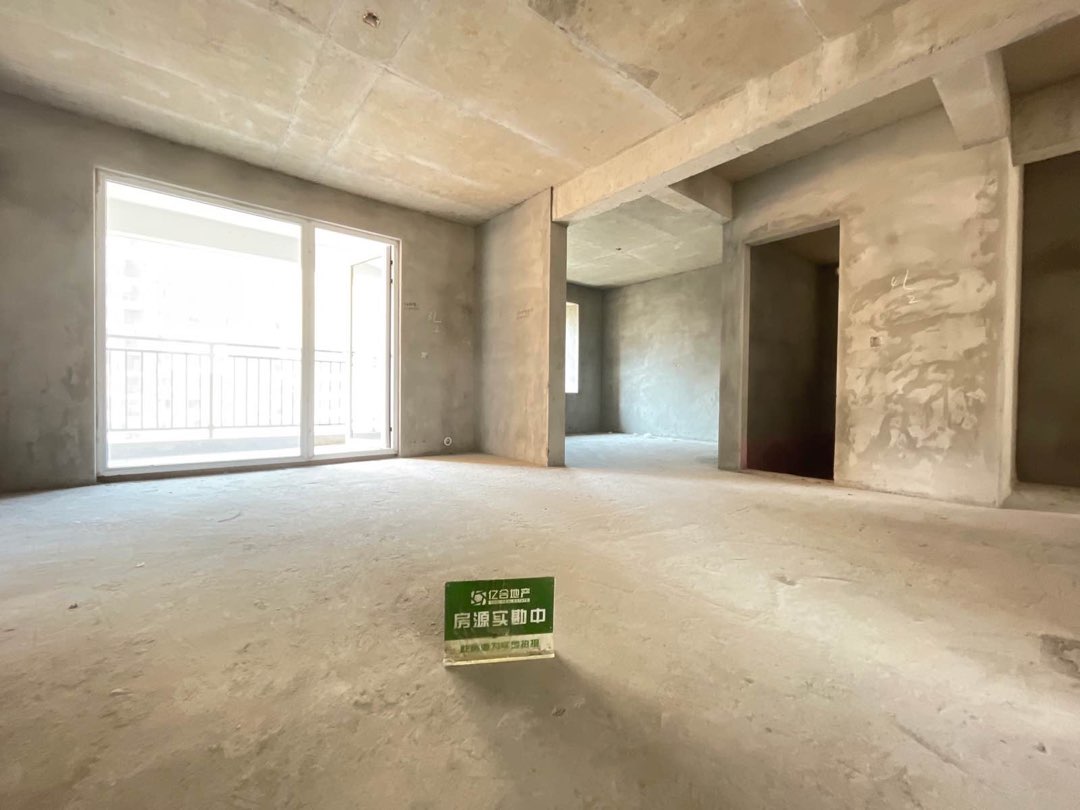 满庭春MOMΛ,陡降10W 单嫁4200 城西大盘 新三中旁 满庭春毛坯3房6