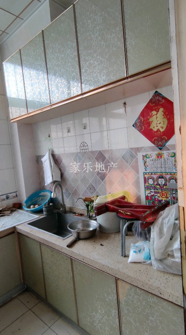 金旭花园,金旭花园114.81平套三精装修带车库售63万7