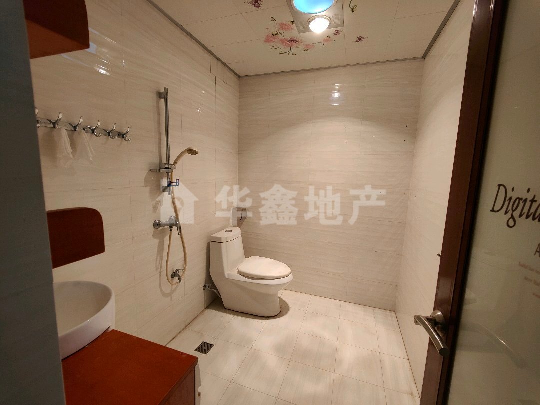 福源苑,福源苑电梯3房2厅2卫107平,另有车位10万3