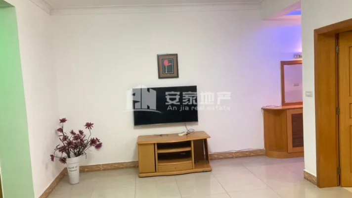 通佛路西苑小区三室出租。。。