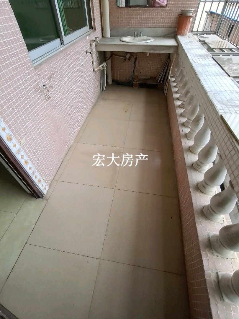 集贤新村,集贤新村 3室2厅1卫1阳台精装 使用面积大楼层好8