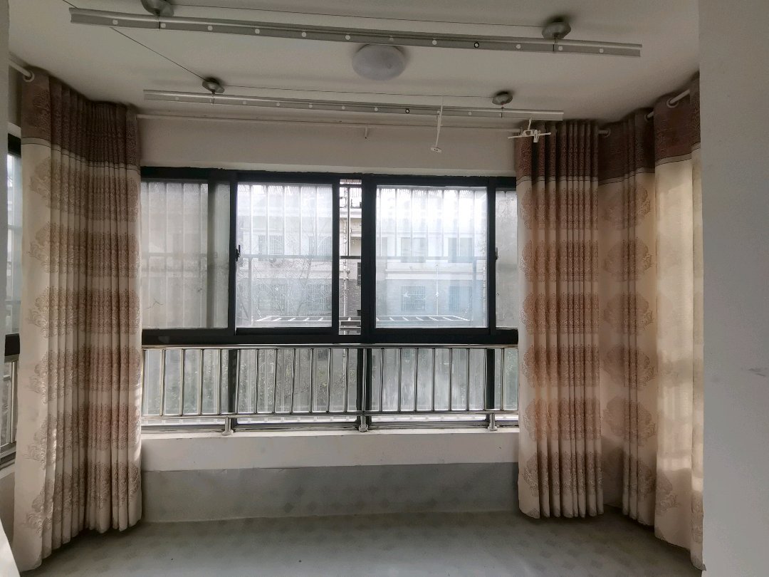 金陵御花园,金陵御花园大三室宽敞采光好朝南金牛公园边周边配套齐全1