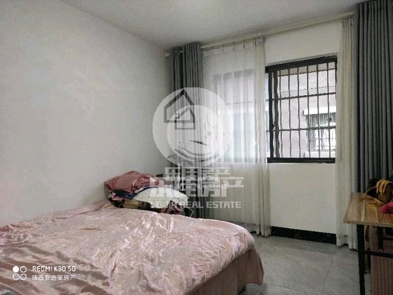 云天华府,云天华府精装修四房,送大露台独用,拎包入住,4