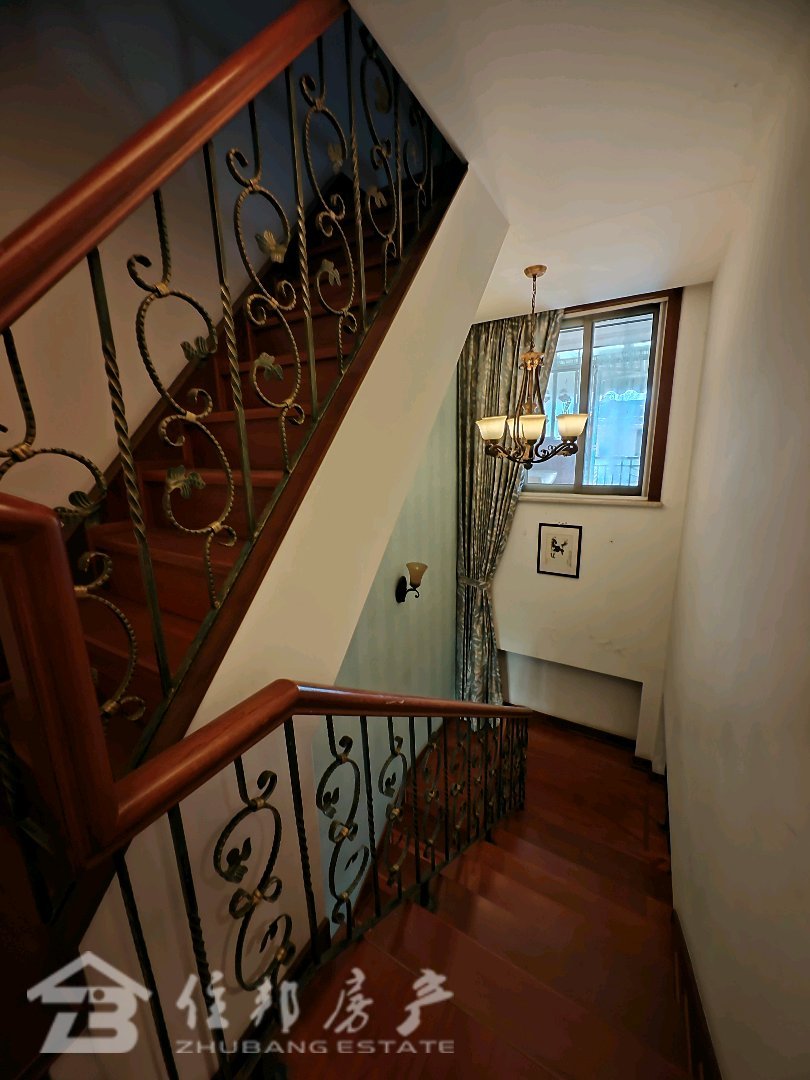 湖滨花园,湖滨花园四联排排屋居住安静10