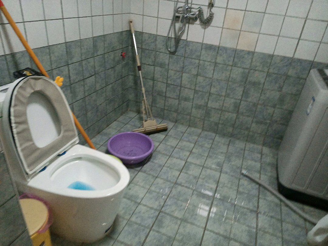 亿联建材城,新装没住 装修花了8万左右4
