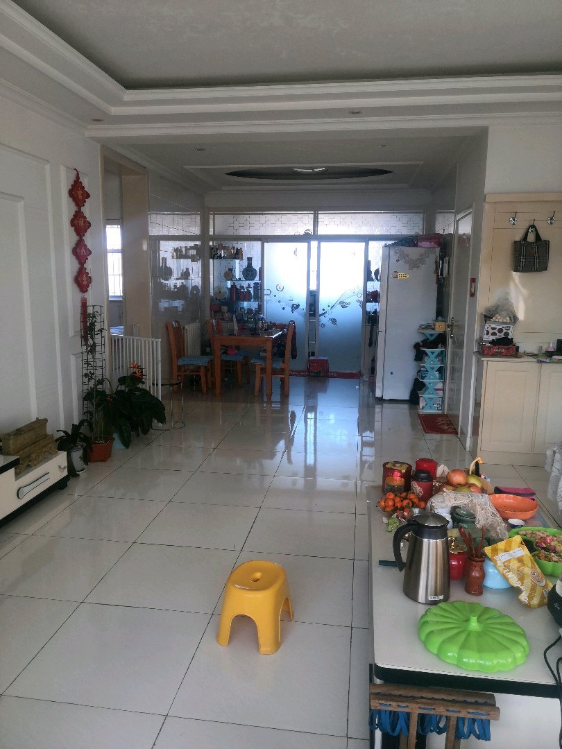 农丰小区,农丰西小区,6楼,两室两厅一卫,精装修,南北卧,带储藏室!6