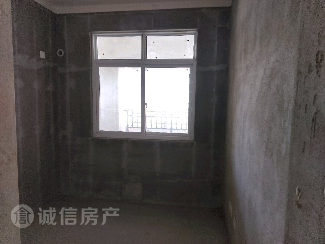 薛园西区,交通方便,环境好,毛坯可随意装修。4