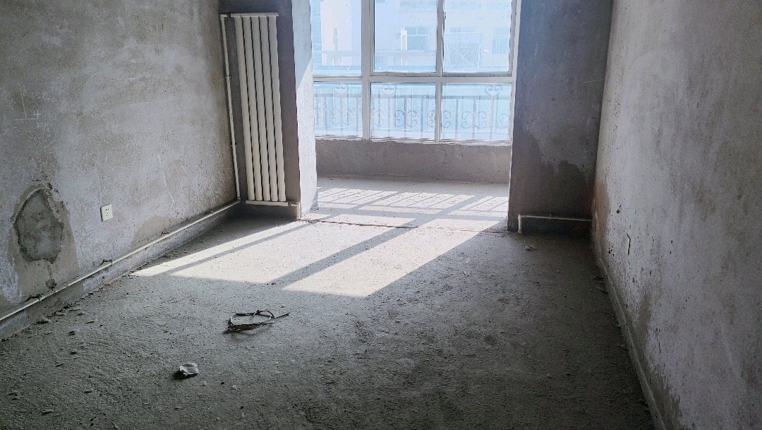 兰包路小区,五室两厅三卫两阳台复试6+7六中,南北通透,光线充足,3