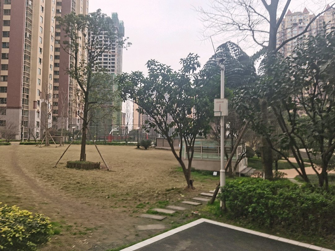 阳光维多利亚,位置地段好,出行方便9