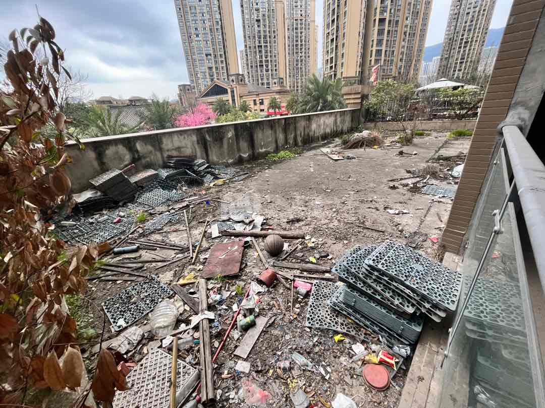邦泰国际社区北区,带一100平米露台,清水2房5