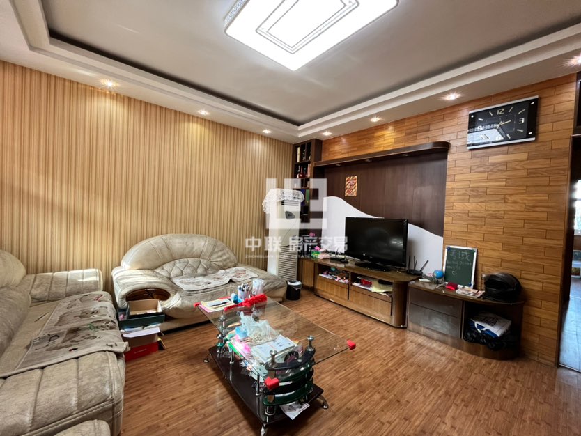 新安小区,暂不卖,到3.20满五年,有20平地下室,还有10几万贷款6