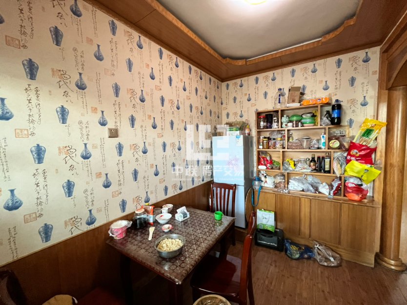新安小区,暂不卖,到3.20满五年,有20平地下室,还有10几万贷款2