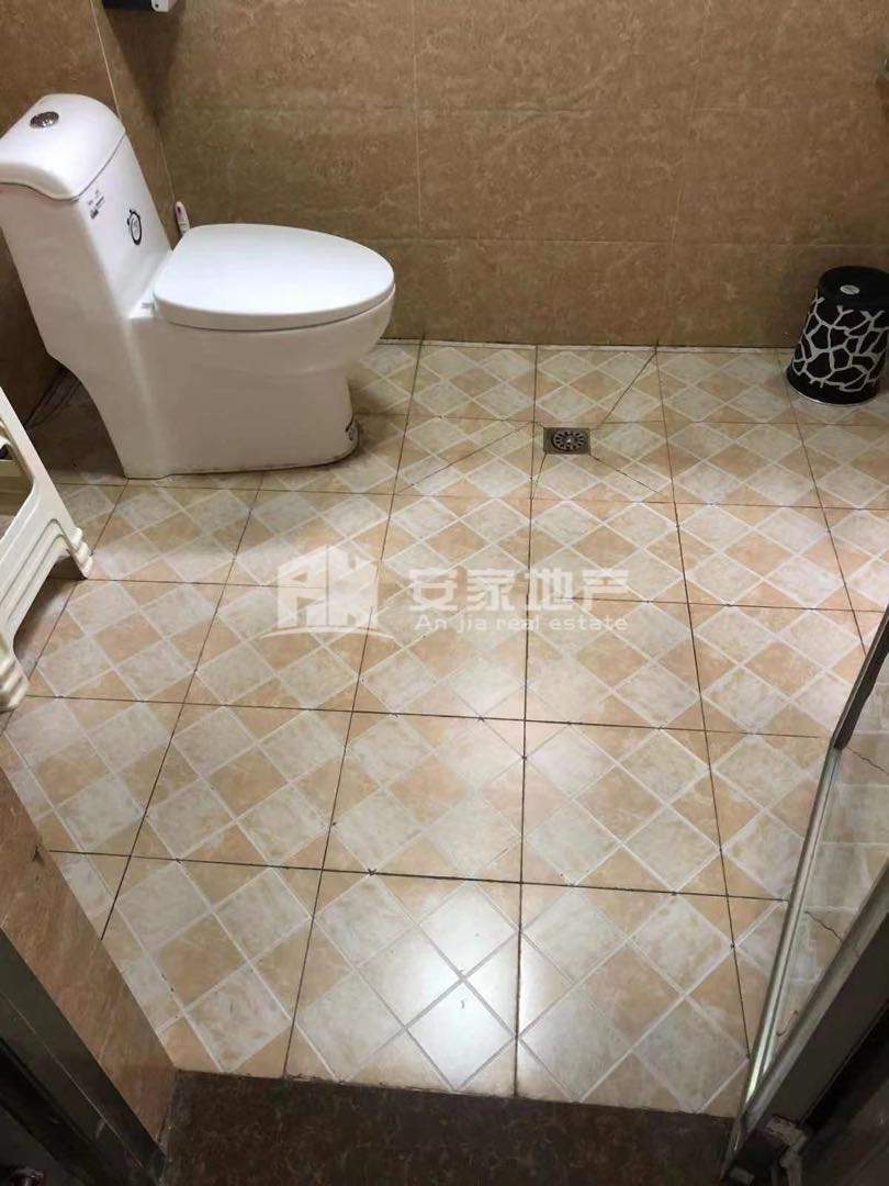 西湖名都,回风容邦万达对面电梯三居室出售7