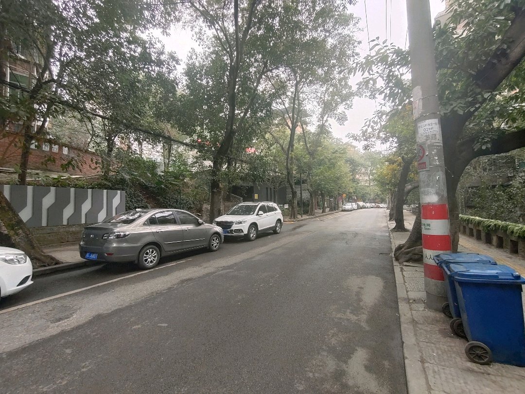 钟云山B区,各自付税,看房方便,房主急售钟云山B区精装2室2厅1卫1阳台15