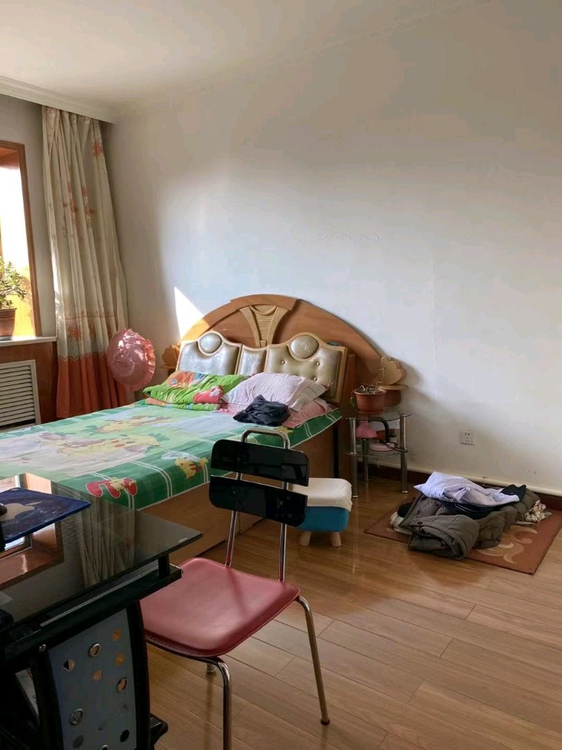 矿务局三小区,今年三月份,房本满一年!租了半年,10月份到期7