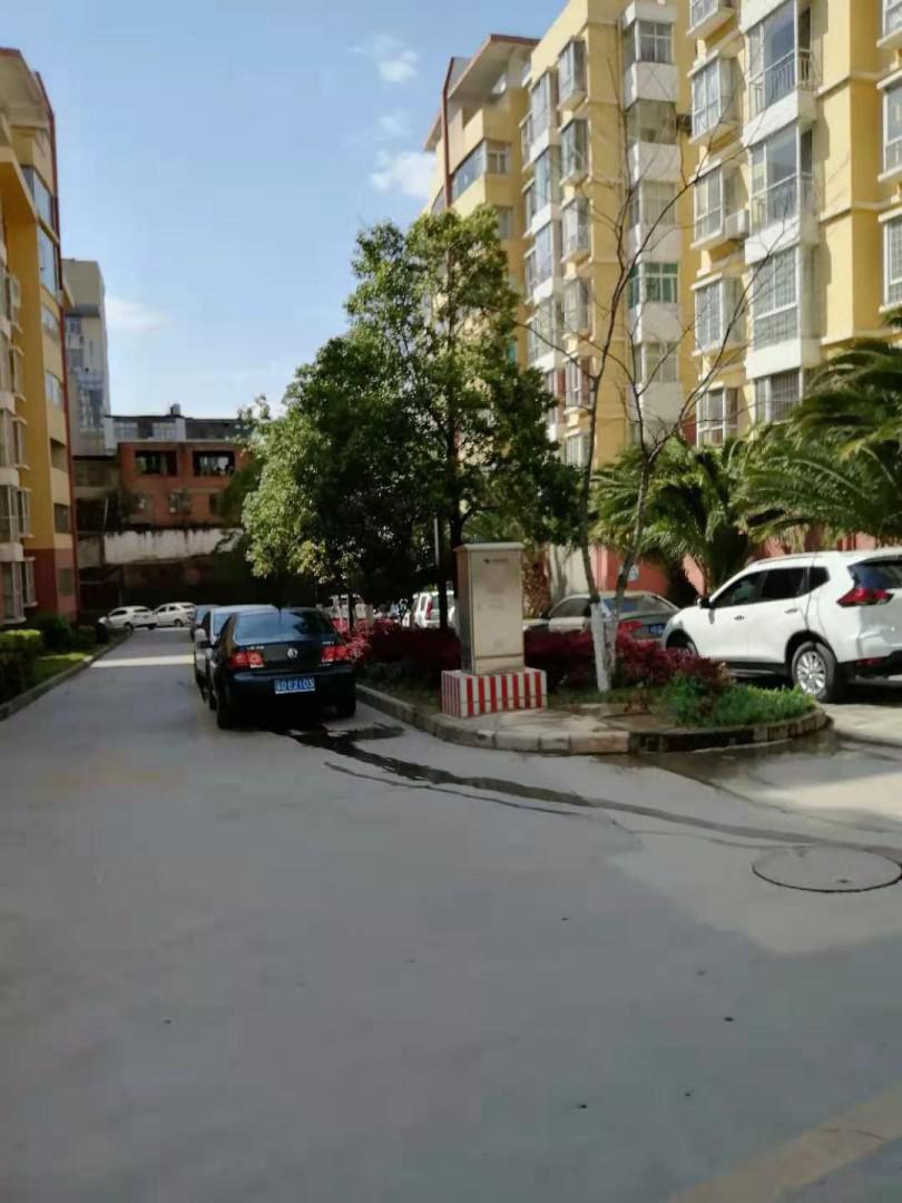 马龙烟草公司生活区二手房出售