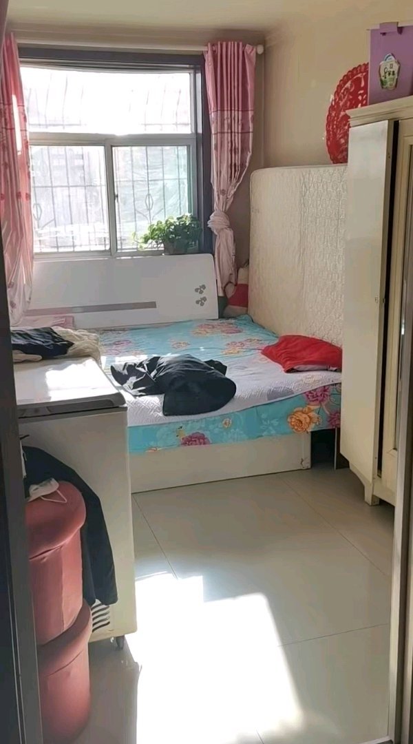 矿机和谐家园,三室两厅,带地下室,拎包入住,2