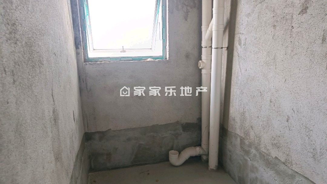 鼎泰三期金色家园,中间户型,无阻挡,车位单卖6万7