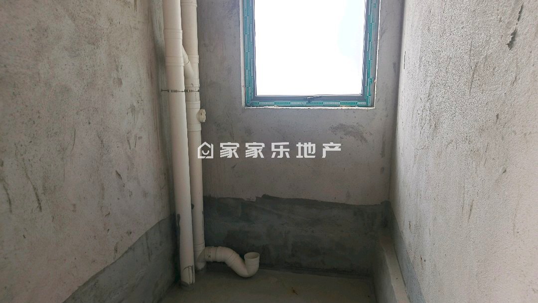鼎泰三期金色家园,中间户型,无阻挡,车位单卖6万5