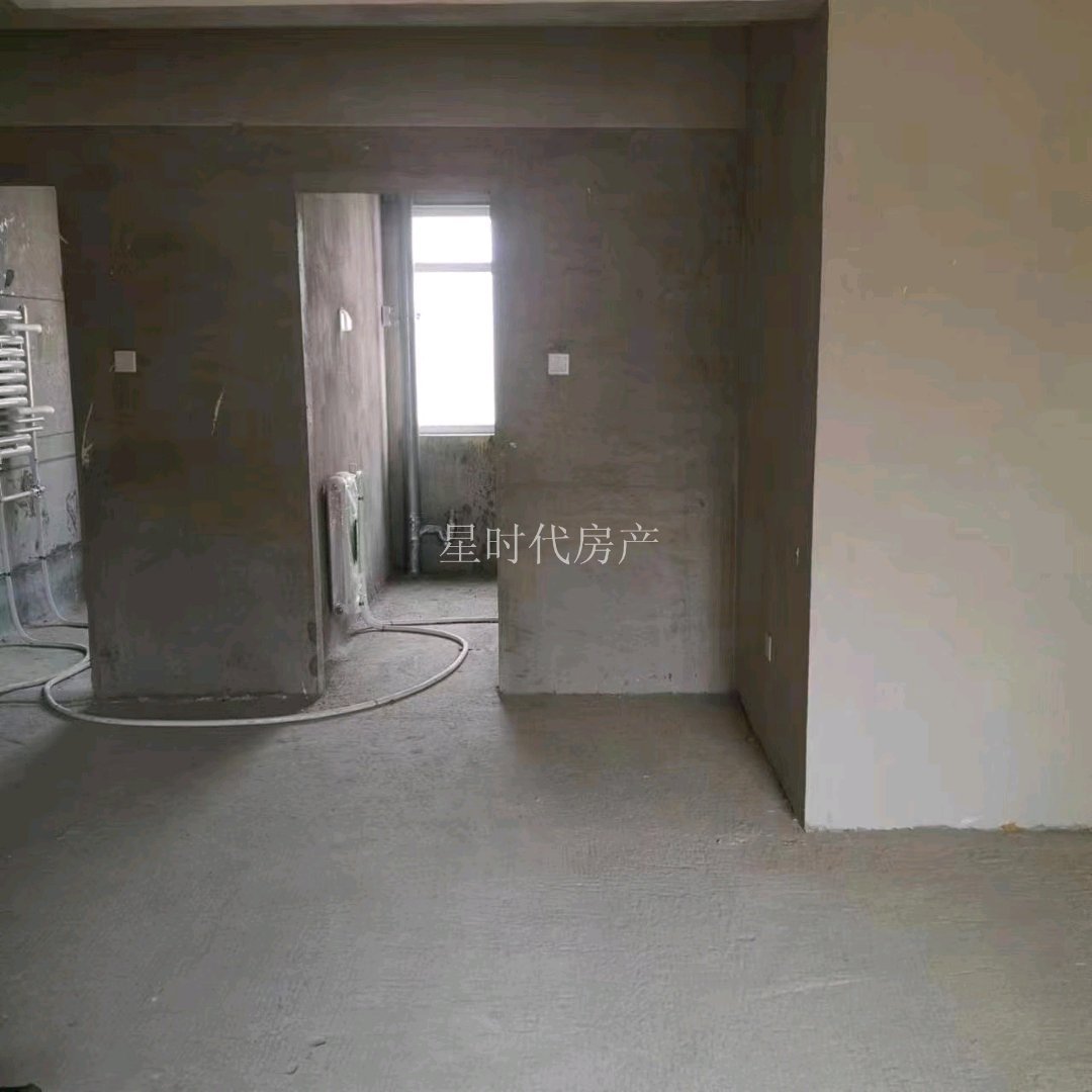 昌林花苑,昌林B区三室两厅一卫毛坯房可按揭1