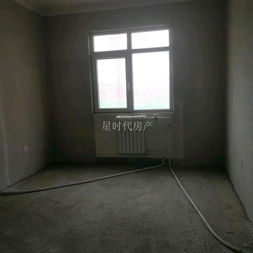 昌林花苑,昌林B区三室两厅一卫毛坯房可按揭5