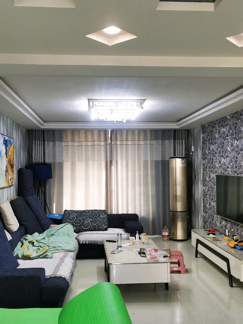 金水湾三期,精装修,五楼,三室两厅,家具家电齐全,拎包入住。9