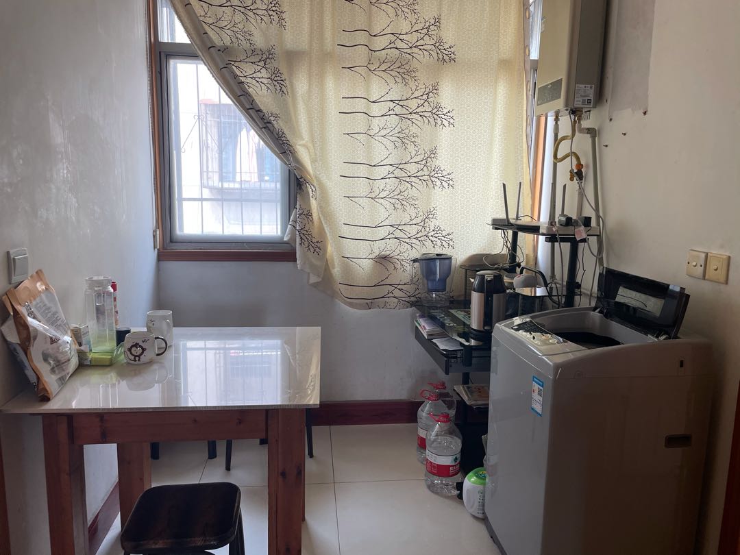 摩托车厂住宿区,院子大好停车,家具家电全送,老证过户7