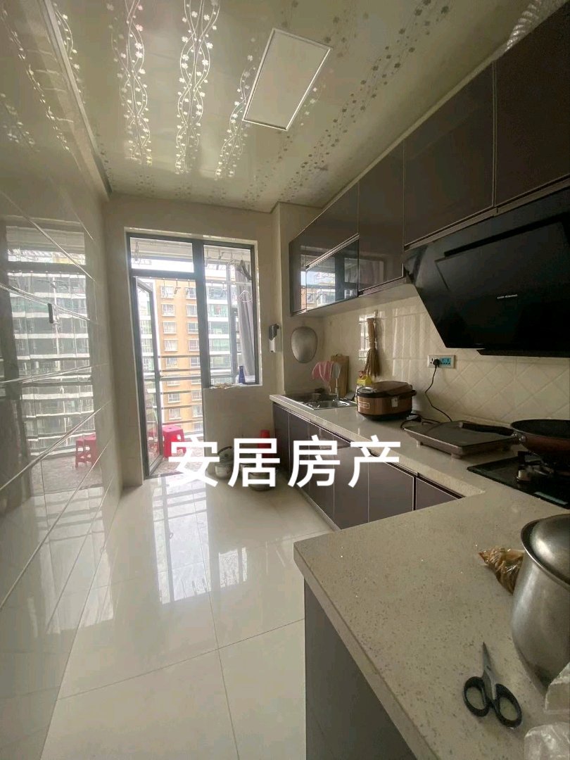 天秀苑,婚装全明户3室2厅1卫2阳台,格局工整合理3