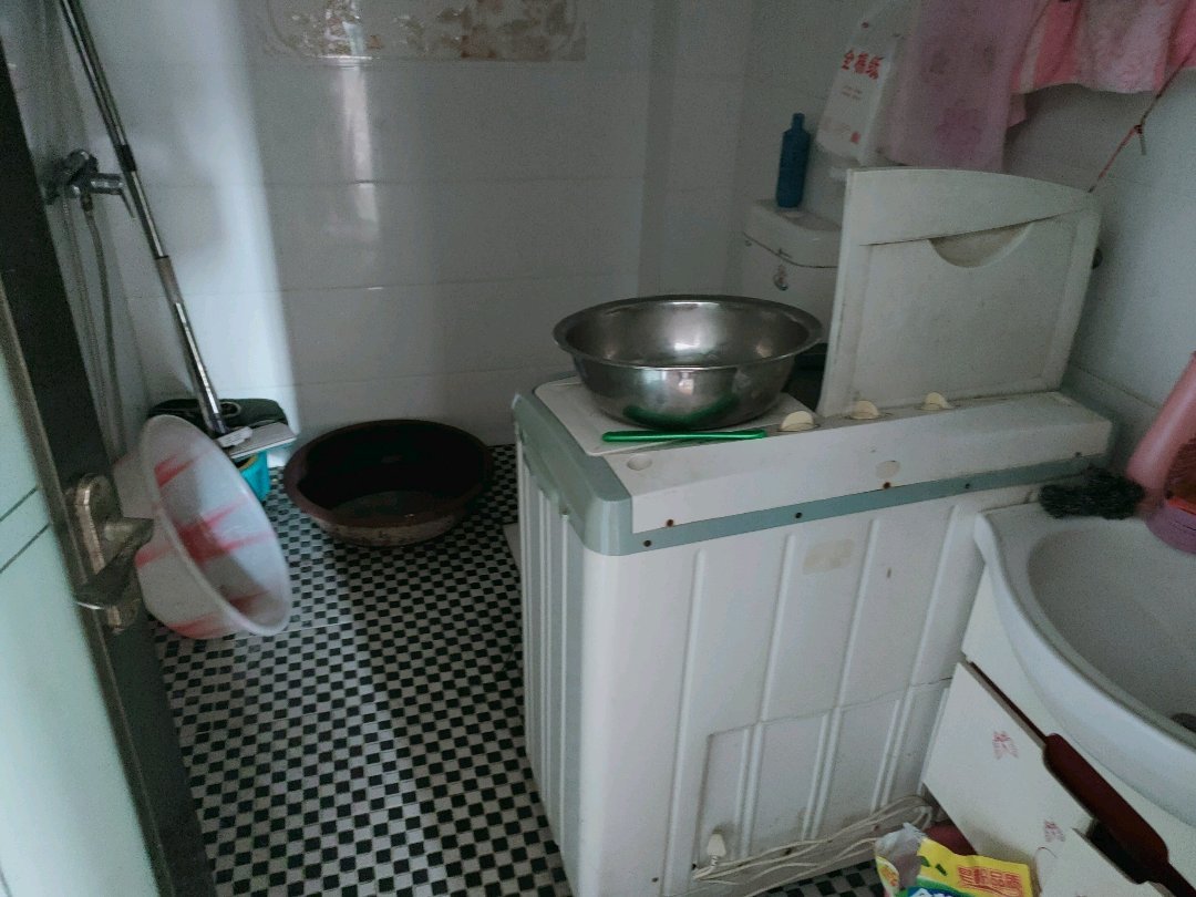 东升苑,七楼带八楼精装两室一厅4