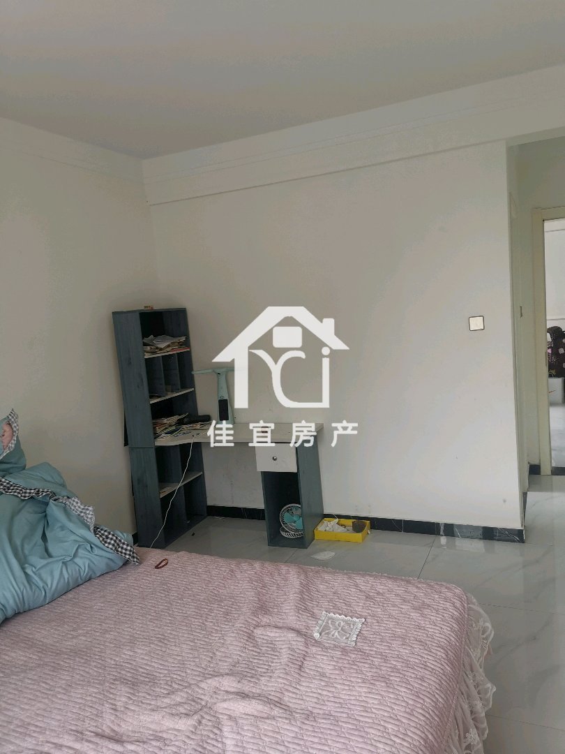 上海城,三室两厅两卫精装房子出租中快到期了2