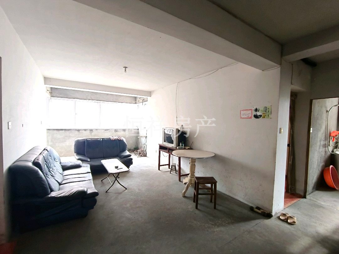 西野行小区,紧邻姜中励才,多层飞机户型12