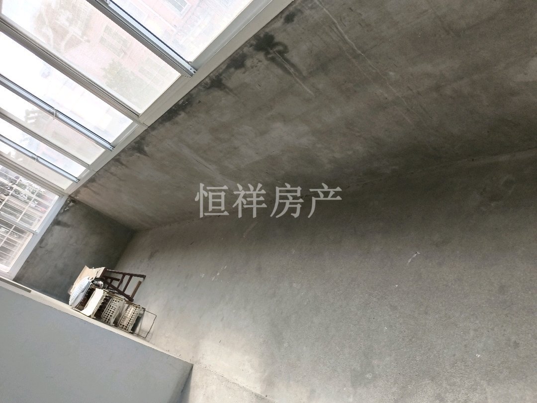 西野行小区,紧邻姜中励才,多层飞机户型5