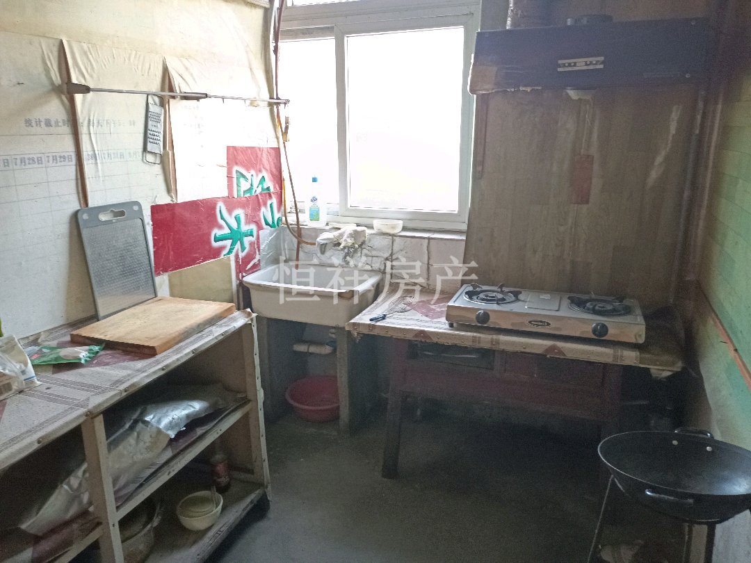 西野行小区,紧邻姜中励才,多层飞机户型7
