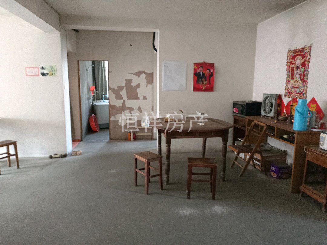 西野行小区,紧邻姜中励才,多层飞机户型9
