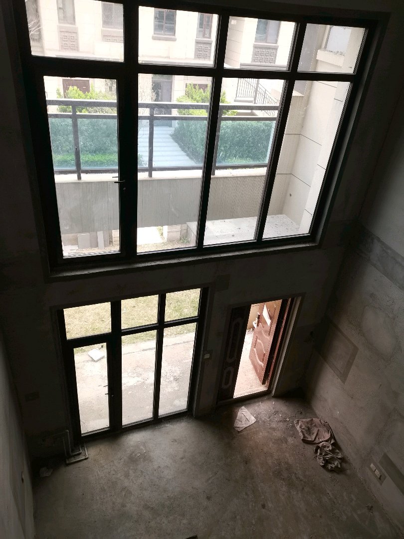 昌建公园壹号院,昌建公园壹号院联排别墅带车位前后带院带地下负二层145万9