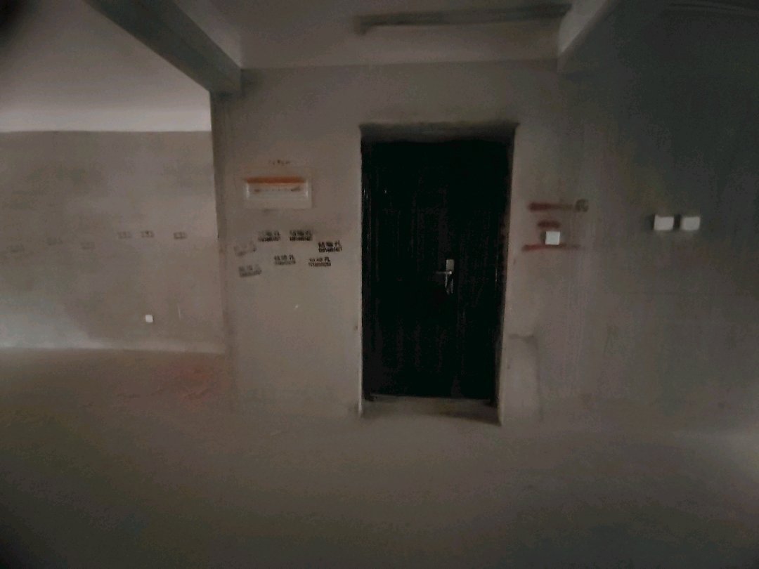 栖园,栖园多层毛坯3室2厅,满二随时过户,总价低,朝向好7