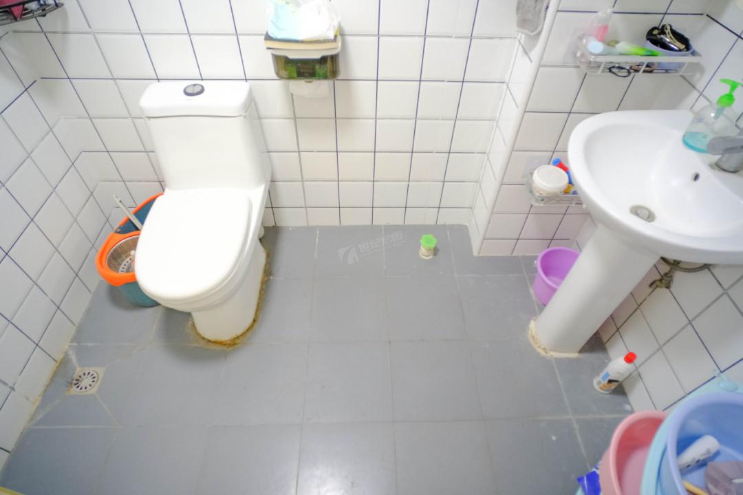青馨居,青馨居 带家具家电 房东诚心出售3