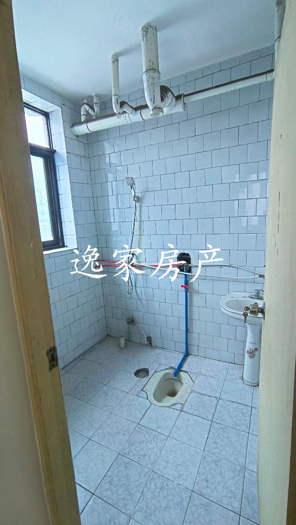 夹江公安局家属院,有遗产税 还价不超过20万3