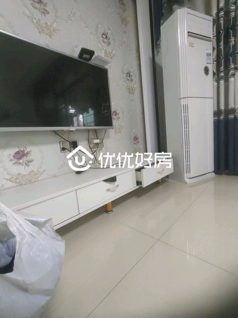 黎川未来城,4楼送五楼,地段中心,一中旁边,交通便利,好停车,带车库3