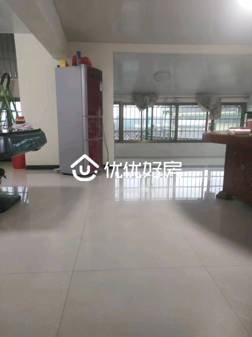 黎川未来城,4楼送五楼,地段中心,一中旁边,交通便利,好停车,带车库7