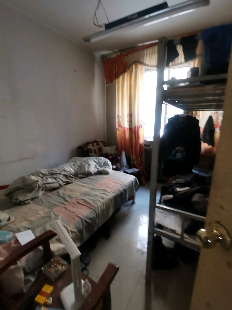 南区四号,房子干净,出行方便。4