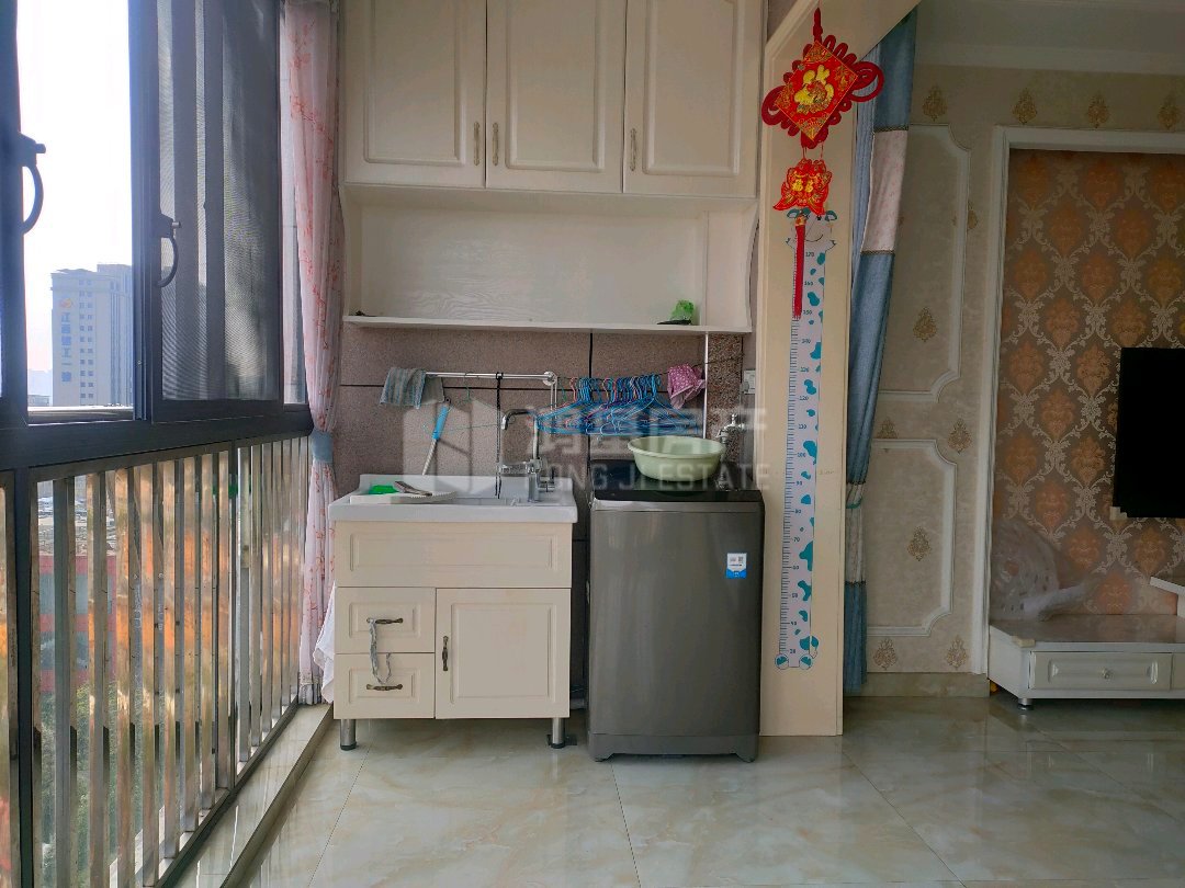 巨成广场金山街,阳光明媚的南北通透的9