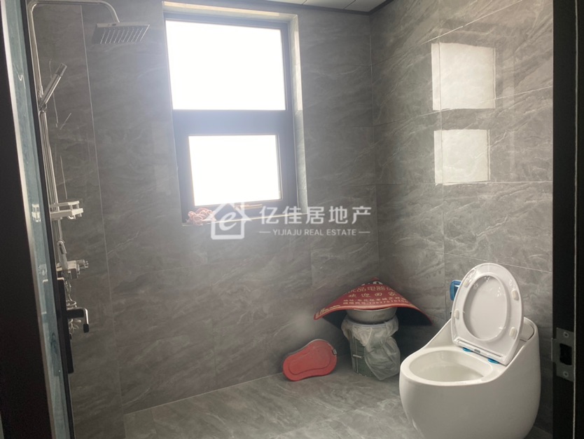 祥诚公园首府,祥诚公园首府精装大三居,房主急售,价格可议!8