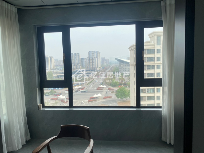 祥诚公园首府,祥诚公园首府精装大三居,房主急售,价格可议!11
