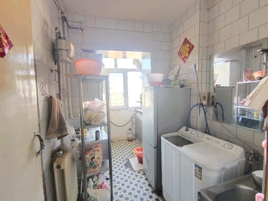 南川西路64号院,一室一厅带阳台落地窗,城中区心脑血管医院东侧8