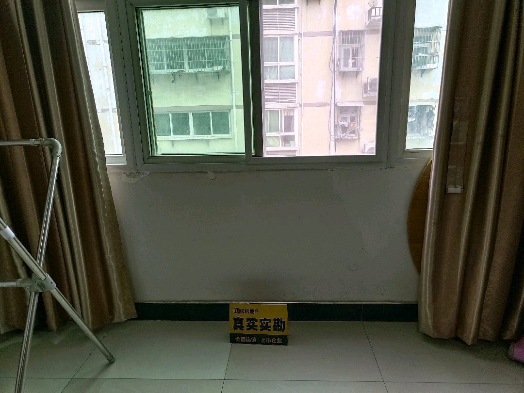 四方聚小区,性价比超高的3室2厅2卫2阳台 阳光 视线 无忧!9