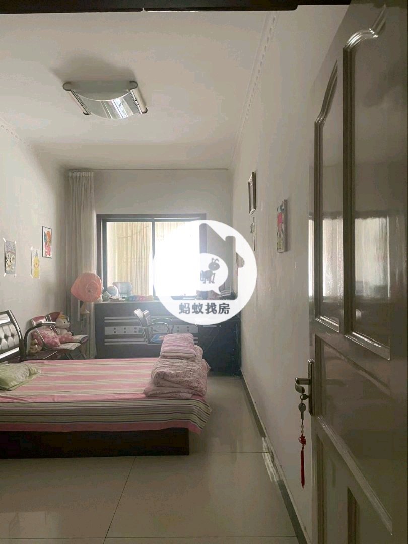 胜利小区,胜利小区二楼260平4室2厅 南北通透 随时看房6