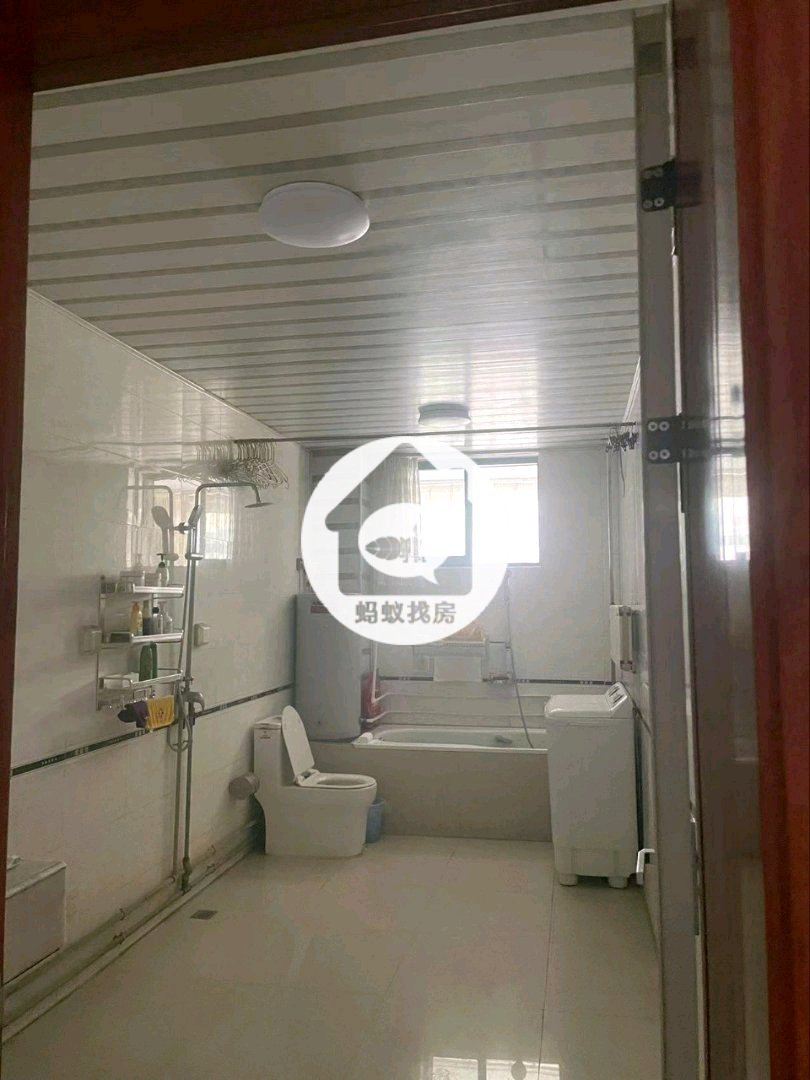 胜利小区,胜利小区二楼260平4室2厅 南北通透 随时看房2