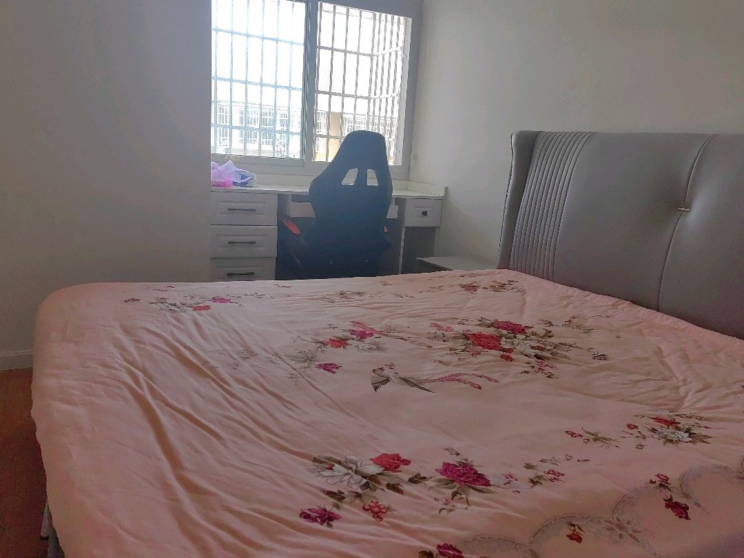 儒学南苑,送五平方加工层 楼顶还有一个储藏室,有钥匙看房3