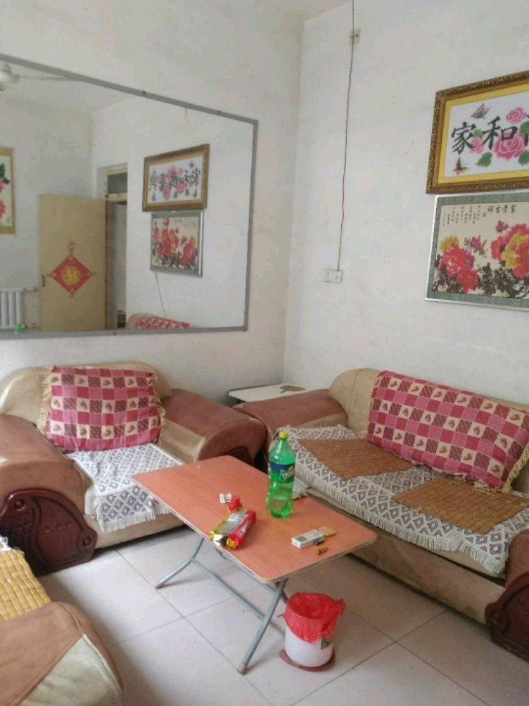 兴华小区,一中 洸河 附近两室一厅 内置楼梯 带院1